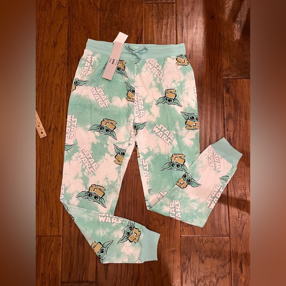 NWT Star Wars Baby Yoda Mandalorian Sweat Pants